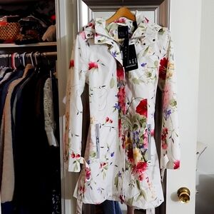 ETAGE WHITE FLORAL IMPERMEABLE JACKET